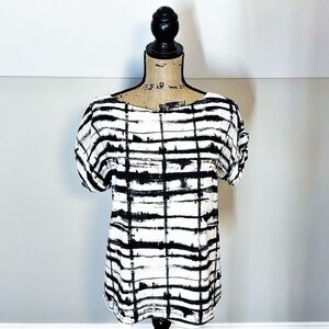 Alice + Olivia Black and White Grid Print Short Sleeve Blouse